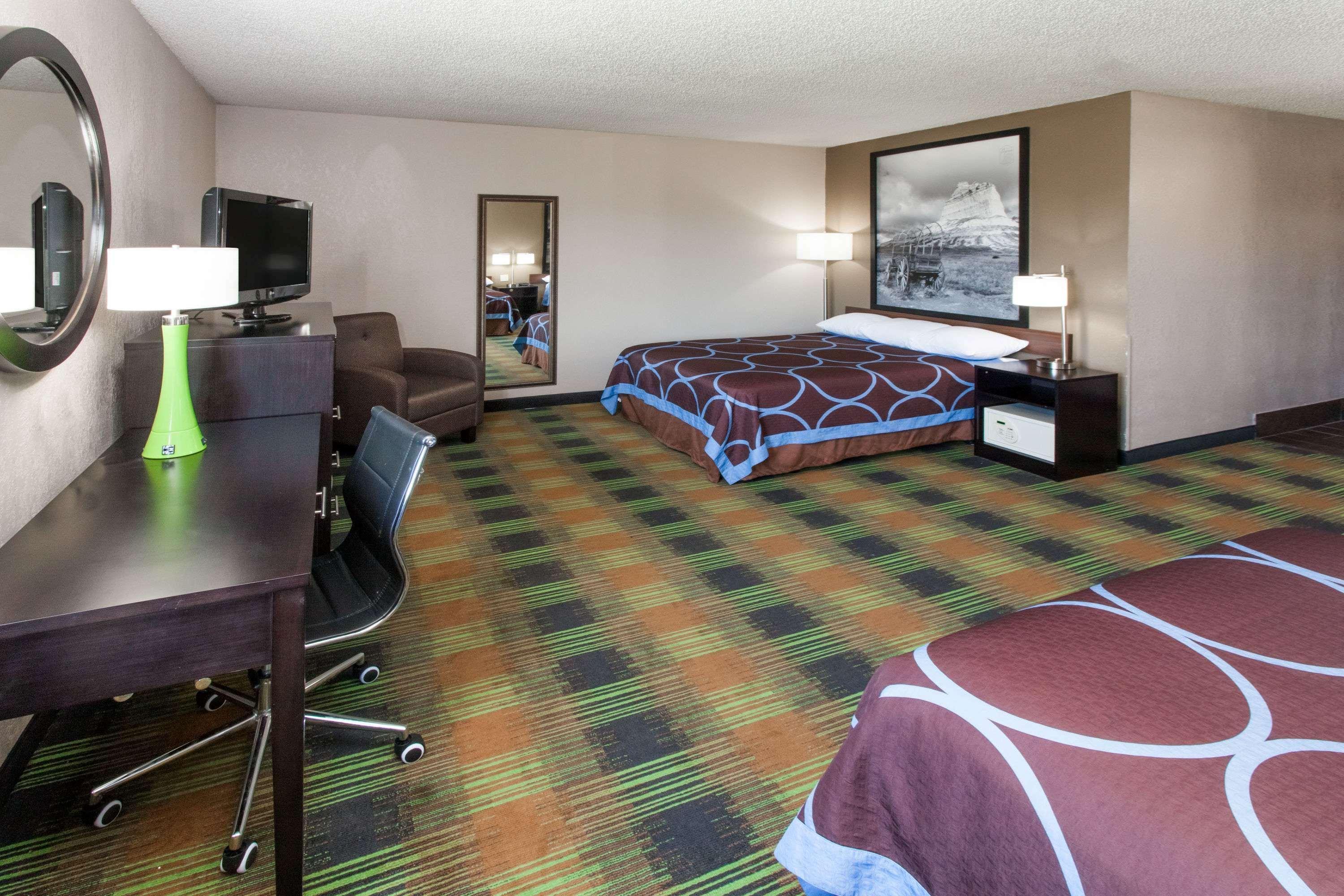 Super 8 By Wyndham Keokuk Hotel Exterior foto