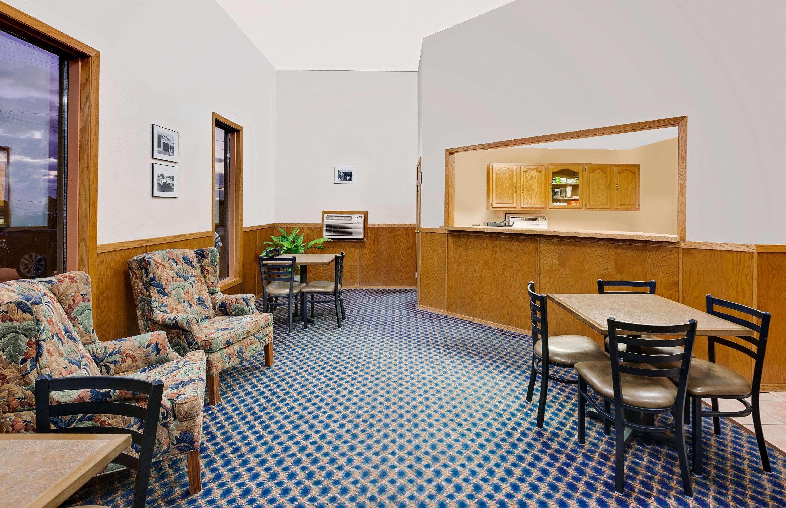 Super 8 By Wyndham Keokuk Hotel Exterior foto
