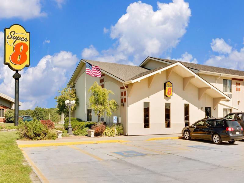Super 8 By Wyndham Keokuk Hotel Exterior foto