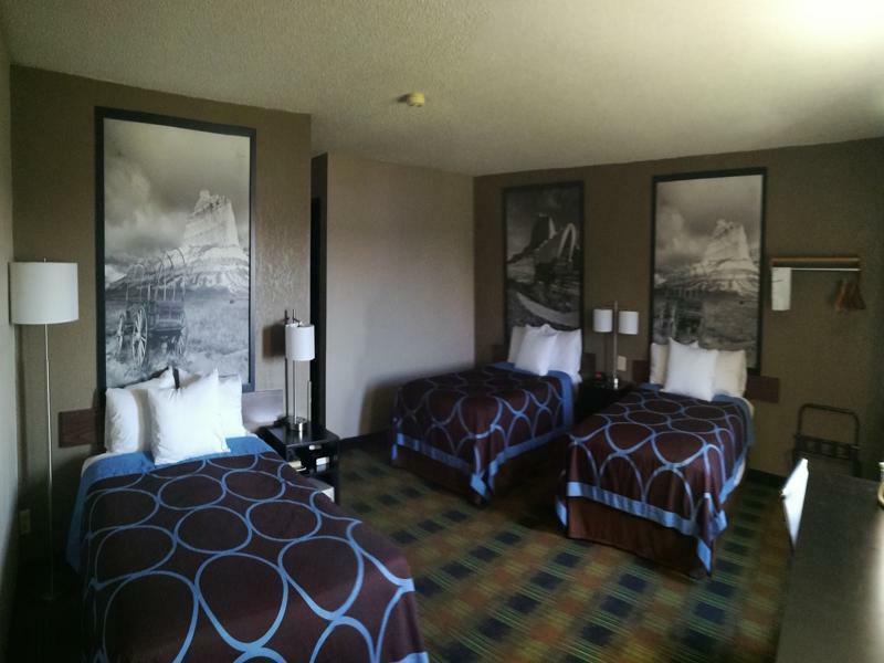 Super 8 By Wyndham Keokuk Hotel Exterior foto